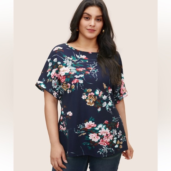 BloomChic Tops - BloomChic Plus Size 2XL Floral Print Crew Neck Cuffed Sleeve T-shirt us18-20